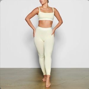SKIMS soft loung bralette in citrine XXS NWOT